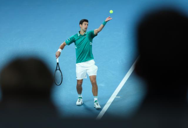 开云棋牌app-德约五盘鏖战击退弗里茨 意外受伤卫冕之旅蒙阴影